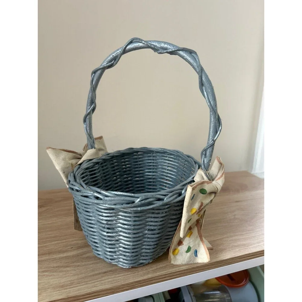 N/A vintage wicker